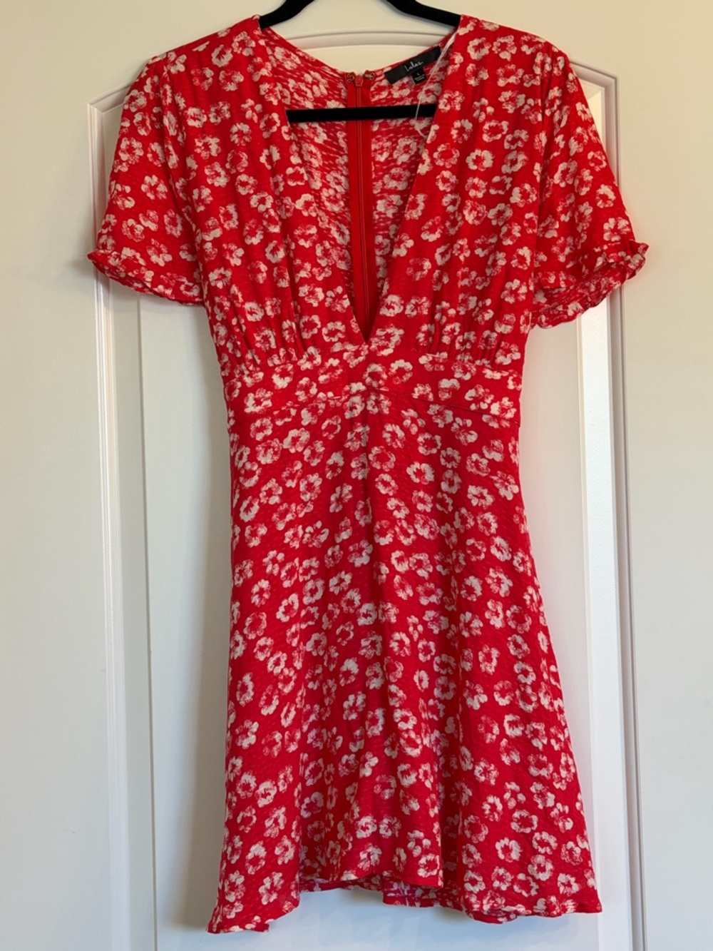 Lulu's Pink & White Floral V-Neck Mini Dress, size Large